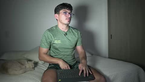 Snapshot of simoon_01 chatting on 03/01/26, 02:02 SIMOON online show from 03/01/26, 02:02