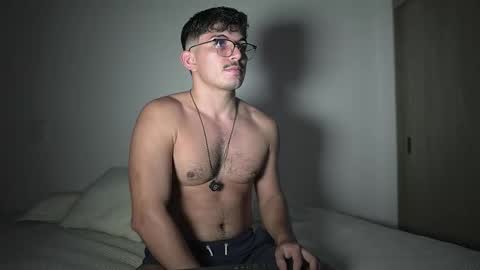 Snapshot of simoon_01 chatting on 03/09/26, 12:58 SIMOON online show from 03/09/26, 12:58