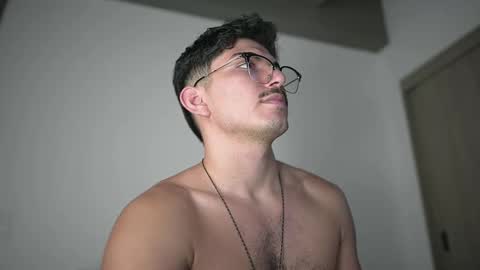 Snapshot of simoon_01 chatting on 03/18/26, 05:38 SIMOON online show from 03/18/26, 05:38