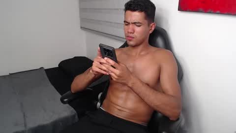 Snapshot of simple_guyy chatting on 02/03/26, 06:40 Andrey online show from 02/03/26, 06:40