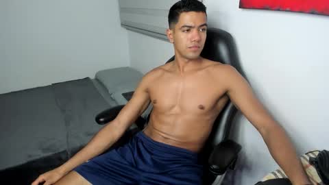 Snapshot of simple_guyy chatting on 02/19/26, 02:18 Andrey online show from 02/19/26, 02:18