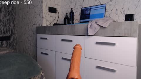 regina online show from 01/28/25, 08:47