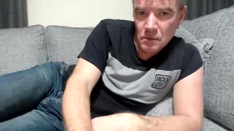 Snapshot of simplelife0 chatting on 10/30/25, 08:20 Ricky online show from 10/30/25, 08:20