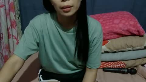 Snapshot of simply_me143 chatting on 02/25/26, 01:15 mia online show from 02/25/26, 01:15