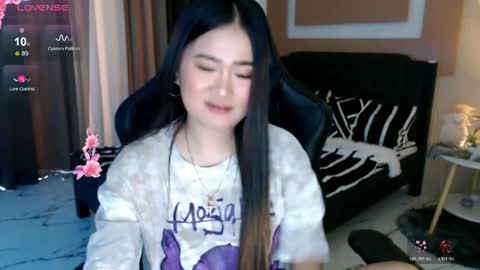 Snapshot of simplykhate chatting on 05/05/26, 02:41 Adrianna Fowler online show from 05/05/26, 02:41