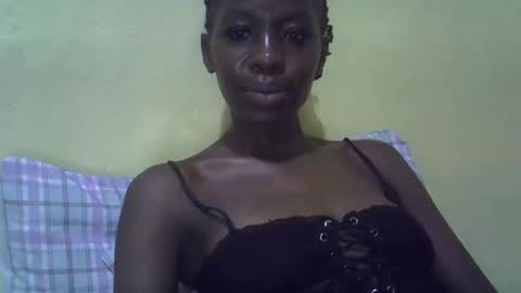 Snapshot of simplyloy33 chatting on 04/15/26, 11:16 simplyloy33 online show from 04/15/26, 11:16