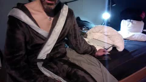 Snapshot of simplyminded chatting on 01/09/26, 12:19 simplyminded online show from 01/09/26, 12:19