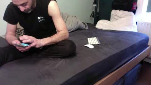 Snapshot of simplyminded chatting on 01/16/26, 12:09 simplyminded online show from 01/16/26, 12:09