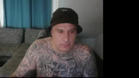 Snapshot of sinalco1975 chatting on 07/16/26, 02:50 sinalco1975 online show from 07/16/26, 02:50
