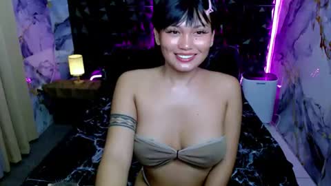 hi im thalia  nice to meet you  please give me thumbs up 3 online show from 06/22/26, 02:02