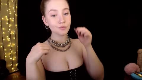 Sindi online show from 11/10/25, 05:23