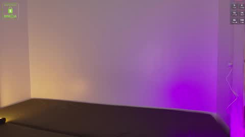 Snapshot of sinntouch chatting on 12/05/25, 03:41 MARK online show from 12/05/25, 03:41