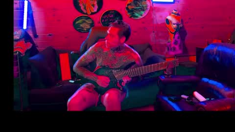 Snapshot of siphonophorslaysstrings chatting on 03/25/26, 01:22 Unbridledfuckingcrazy online show from 03/25/26, 01:22