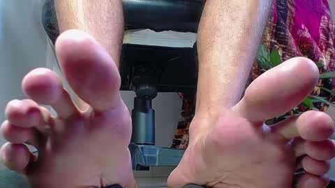 Snapshot of sir_kev66 chatting on 12/28/24, 09:08 only foot worshipers here online show from 12/28/24, 09:08