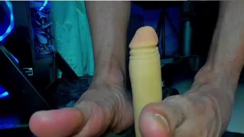 Snapshot of sir_kev66 chatting on 07/04/26, 02:07 only foot worshipers here online show from 07/04/26, 02:07