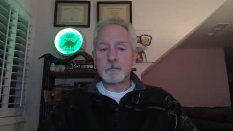 Snapshot of sir_lust_alot chatting on 01/22/25, 08:40 Don Roberto online show from 01/22/25, 08:40