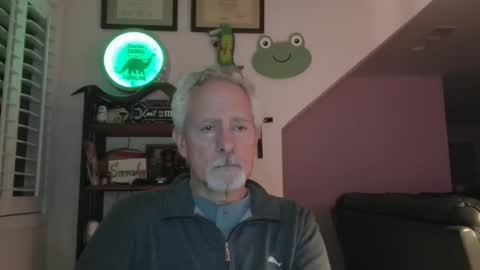 Snapshot of sir_lust_alot chatting on 05/04/26, 01:01 Don Roberto online show from 05/04/26, 01:01