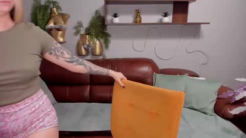 SirenaBloom online show from 10/25/25, 10:45