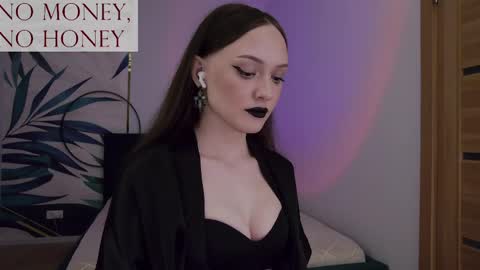 Snapshot of sirenaswhisper chatting on 05/15/26, 10:39 Goddess Sirena online show from 05/15/26, 10:39