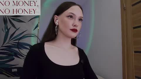 Snapshot of sirenaswhisper chatting on 07/11/26, 01:30 Goddess Sirena online show from 07/11/26, 01:30