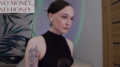 Snapshot of sirenaswhisper chatting on 07/21/26, 10:45 Goddess Sirena online show from 07/21/26, 10:45
