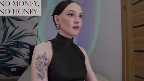 Snapshot of sirenaswhisper chatting on 07/23/26, 01:58 Goddess Sirena online show from 07/23/26, 01:58