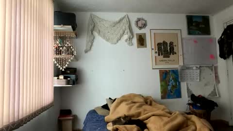 siriss_boyrag online show from 05/13/26, 11:51