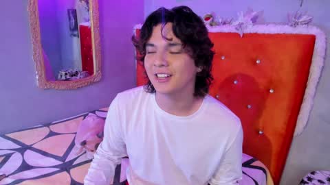 Snapshot of sirius_angels chatting on 12/10/24, 08:38 Sirius angels online show from 12/10/24, 08:38