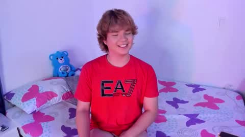 Snapshot of sirius_angels chatting on 02/18/26, 01:51 Sirius angels online show from 02/18/26, 01:51