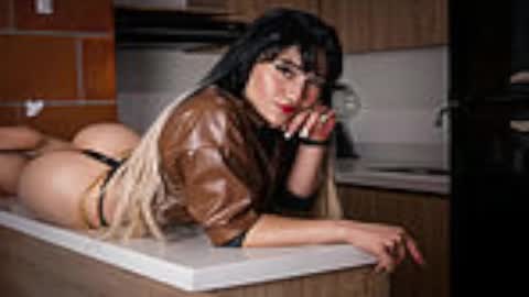 Snapshot of sirius_smith chatting on 01/08/25, 02:57 koral online show from 01/08/25, 02:57