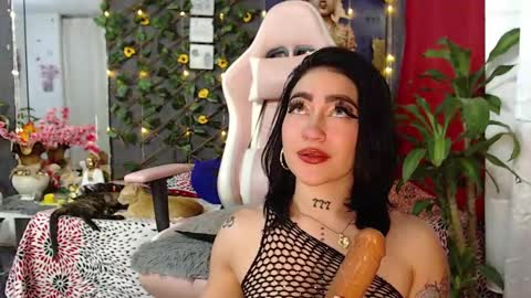 Snapshot of sirius_smith chatting on 02/01/25, 05:18 koral online show from 02/01/25, 05:18