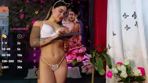 Snapshot of sirius_smith chatting on 10/28/25, 03:43 koral online show from 10/28/25, 03:43