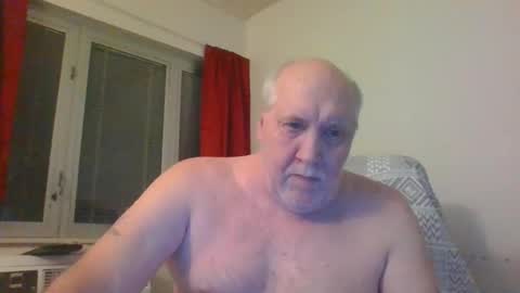 Snapshot of sirmark52 chatting on 02/14/25, 12:19 sir mark online show from 02/14/25, 12:19