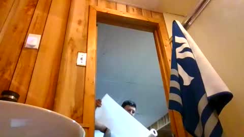 Snapshot of sirmike80 chatting on 11/05/25, 09:15 SirMike80 online show from 11/05/25, 09:15