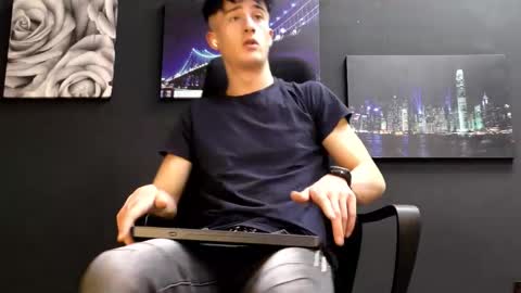 Snapshot of sirreedy chatting on 12/20/25, 10:00 SirReedy online show from 12/20/25, 10:00
