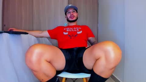 Snapshot of sirs_papi chatting on 04/01/26, 04:35 Call me papi online show from 04/01/26, 04:35