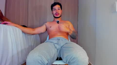 Snapshot of sirs_papi chatting on 05/08/26, 04:51 Call me papi online show from 05/08/26, 04:51