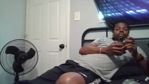 Snapshot of sirthedom chatting on 11/05/25, 12:10 sirthedom online show from 11/05/25, 12:10