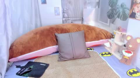 julila online show from 10/13/25, 02:22