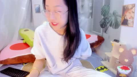 julila online show from 11/25/25, 02:44