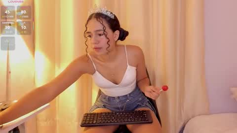 Snapshot of sisi_rosex chatting on 01/06/26, 07:06 Shopia online show from 01/06/26, 07:06