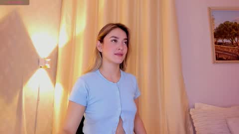 Snapshot of sisi_rosex chatting on 03/16/26, 01:04 Shopia online show from 03/16/26, 01:04