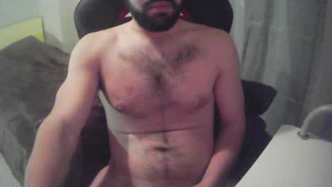 sissy_bear_ online show from 01/01/25, 06:05