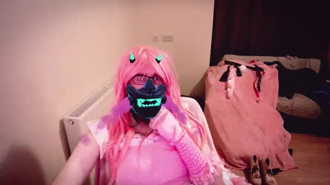 Snapshot of sissy_lolabunny chatting on 10/31/25, 12:33 sissy_lolabunny online show from 10/31/25, 12:33