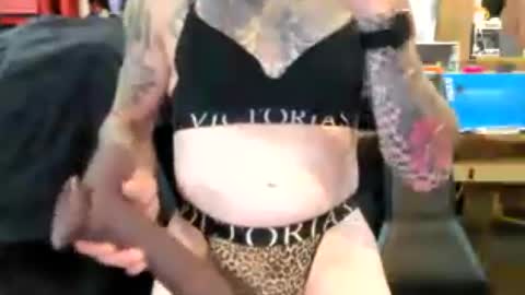 Snapshot of sissyarianna21 chatting on 08/01/26, 01:49 sissyarianna21 online show from 08/01/26, 01:49