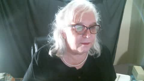 Sissy Diane online show from 11/22/25, 12:42