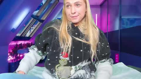 Snapshot of siswet19 chatting on 02/20/25, 03:08 Elise online show from 02/20/25, 03:08