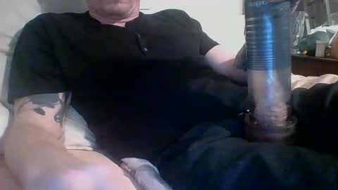 Snapshot of sitonmywhitecock chatting on 03/22/26, 02:15 love2cum online show from 03/22/26, 02:15