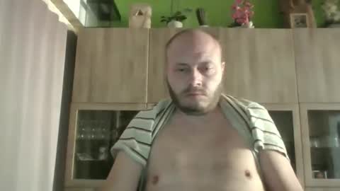 Snapshot of sixten113 chatting on 04/27/26, 03:32 sixten113 online show from 04/27/26, 03:32