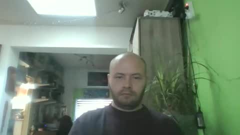 sixten19795 online show from 11/19/25, 08:47